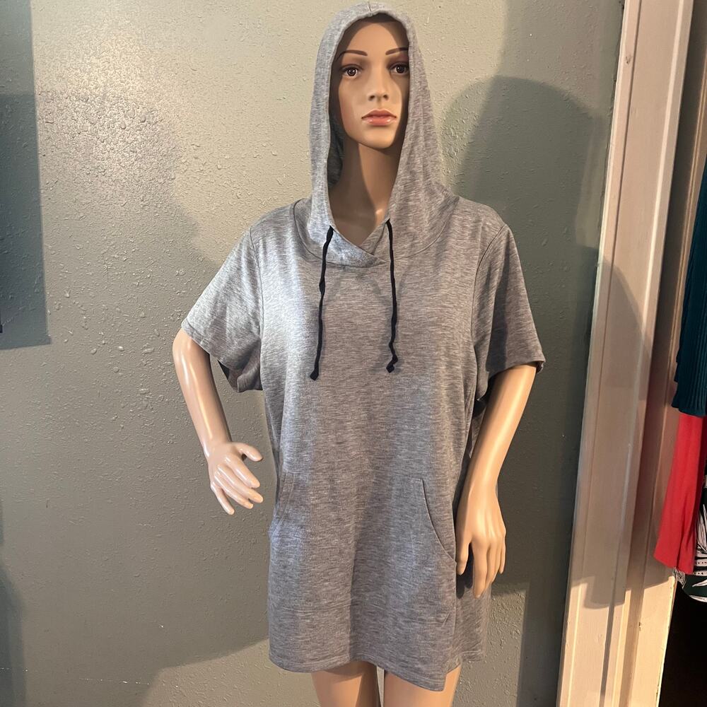 Lane Bryant Women's Grey Short Sleeve Hoodie front Pocket 22/24 Athleisure Gym